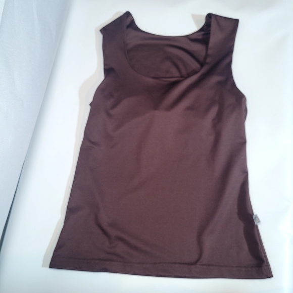 Lej Brown Womens active tank top with built in Bra - Picture 3 of 7